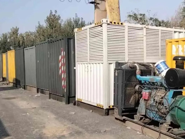 涉县200KW柴油发电机机组每小时油耗是多少？